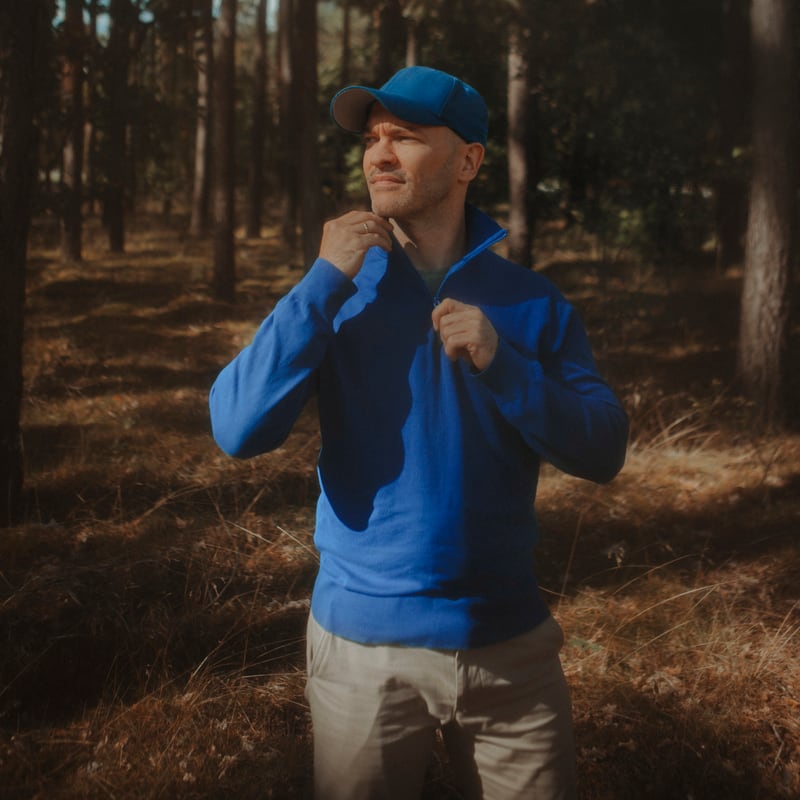 Joël Kaczmarek – Im Wald, stehend